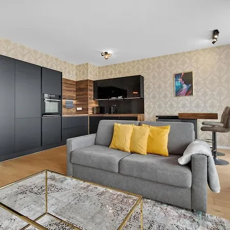 Apartment Klingerka With Garage Parking Pressburg