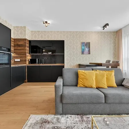 Klingerka With Garage Parking * Братислава