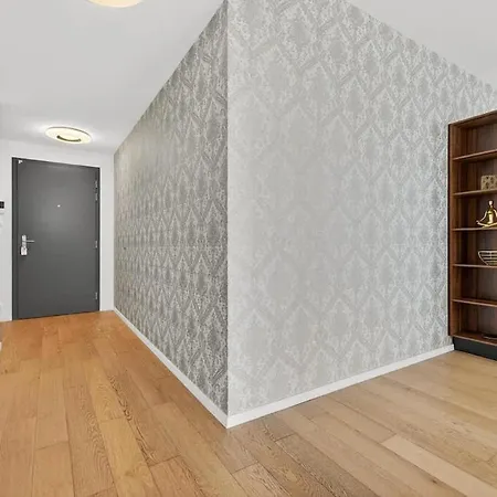 Apartment Klingerka With Garage Parking